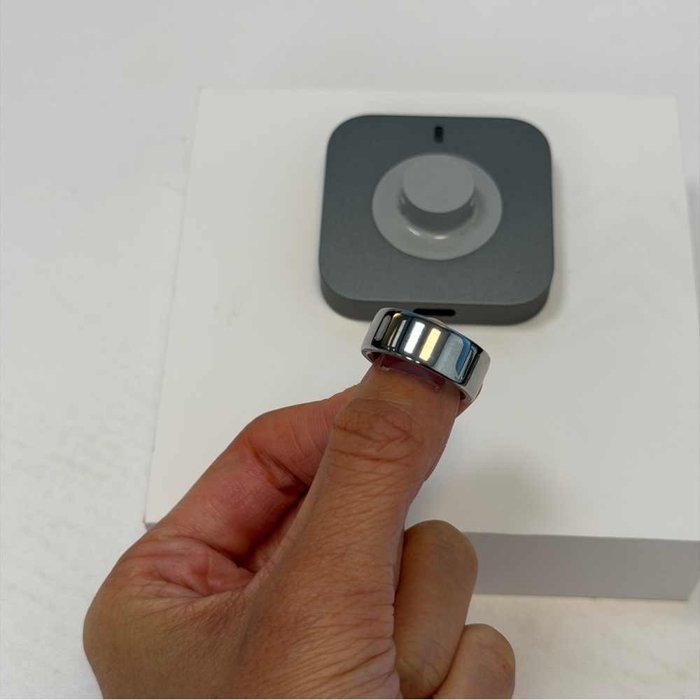LIKE NEW Oura Ring Gen 4 Silver Size 5